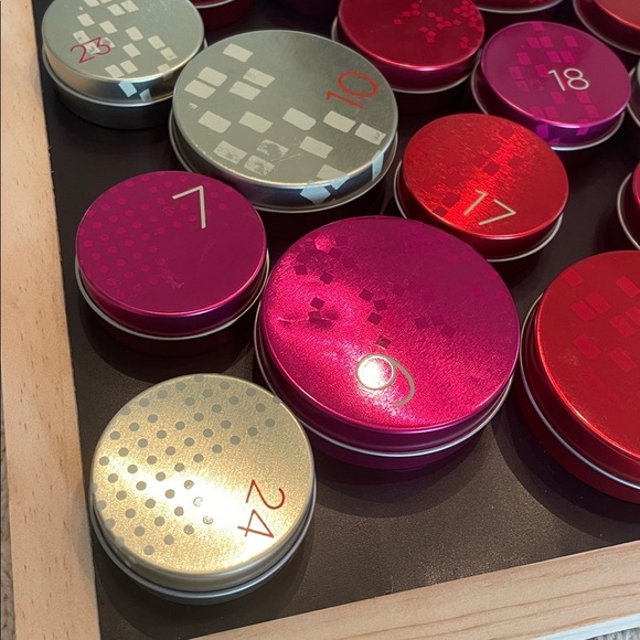 Starbucks 2014 Christmas Advent Calendar Magnetic Board Tin Containers - Picture 8 of 9